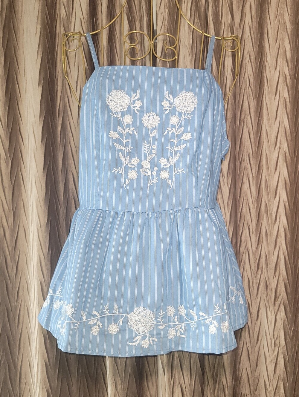 Harper Heritage- Floral Embroidered Pinstripe Peplum Cami Top Size Small